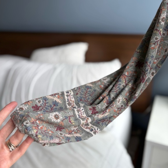 Lucky Brand Sage Green/Gray Floral V-Neck Peasant Top - Coastal Cowgirl Y2K - Picture 10 of 15